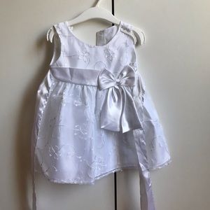 Beautiful baby girls dress🤍